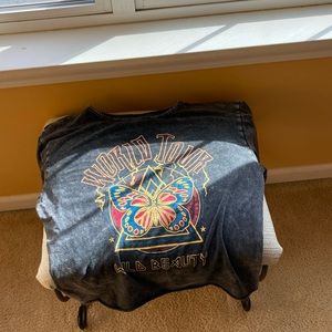 World tour, butterfly T-shirt